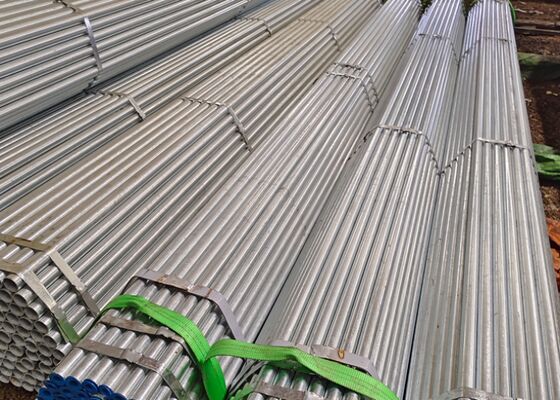 Buen precio Tubo de acero al carbono galvanizado ASTM A106 para entornos corrosivos en línea